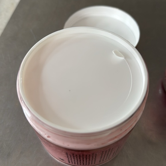 The Creme Shop X HELLO KITTY Sugar Body Scrub and Bath Crystals NWOT - Picture 10 of 11